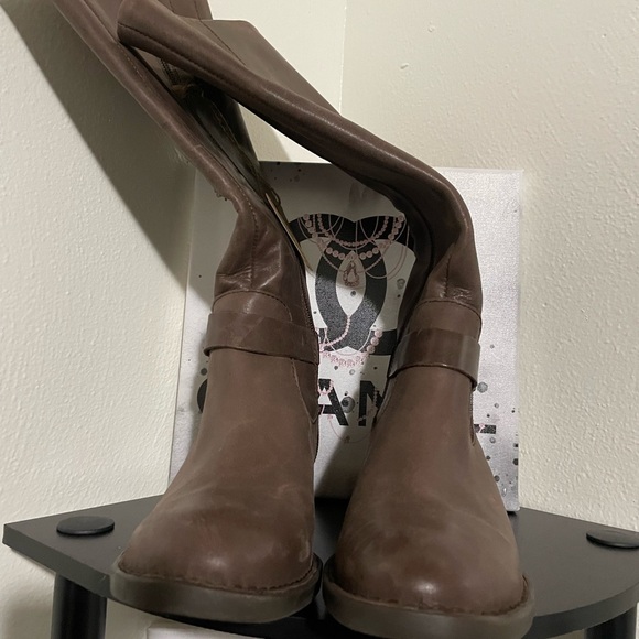 Saddler Leather Knee High Boot - Picture 3 of 6